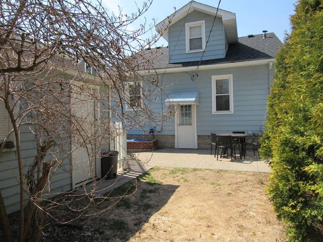 2362 Berkley Avenue, Berkley City, MI 48072