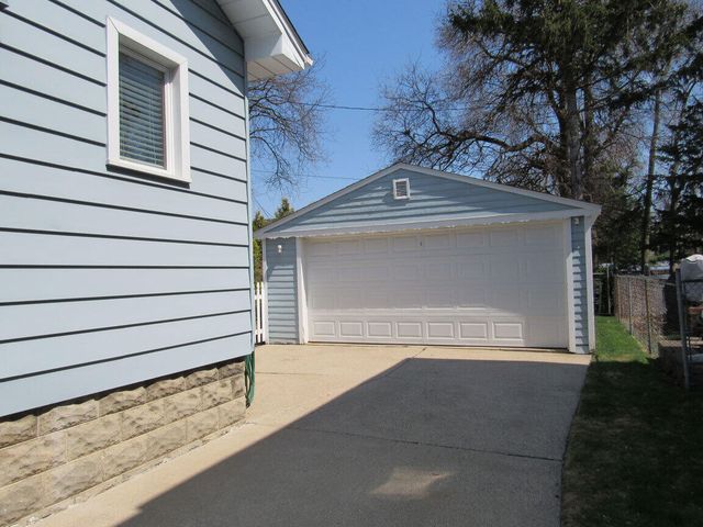 2362 Berkley Avenue, Berkley City, MI 48072