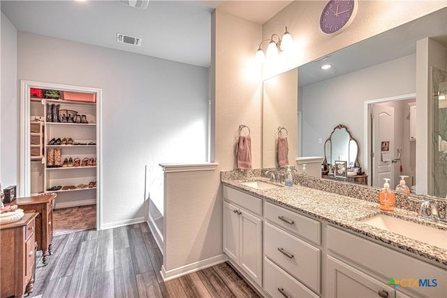 10215 Six Shooter Lane, Temple, TX 76502