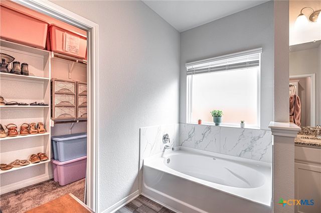 10215 Six Shooter Lane, Temple, TX 76502