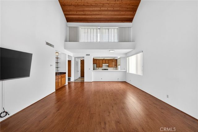 435 S La Fayette Park Place 318, Los Angeles, CA 90057