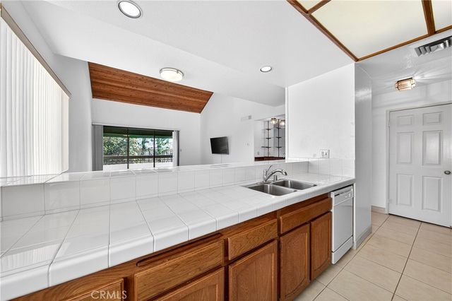 435 S La Fayette Park Place 318, Los Angeles, CA 90057