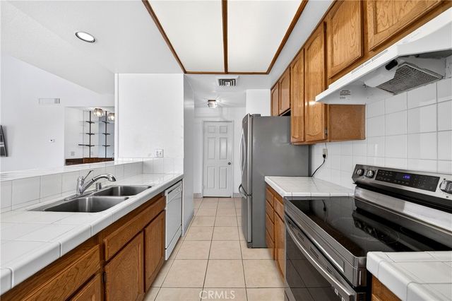 435 S La Fayette Park Place 318, Los Angeles, CA 90057