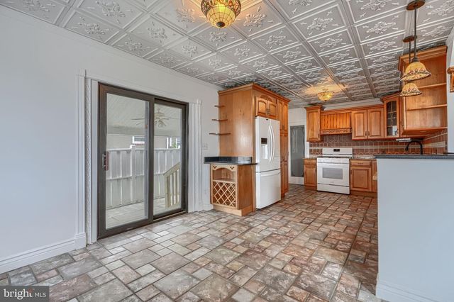 8304 ORCHARD DR, Dundalk, MD 21222