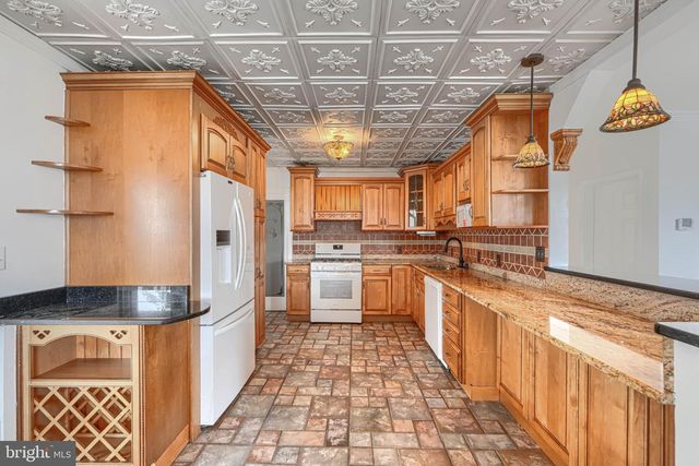 8304 ORCHARD DR, Dundalk, MD 21222