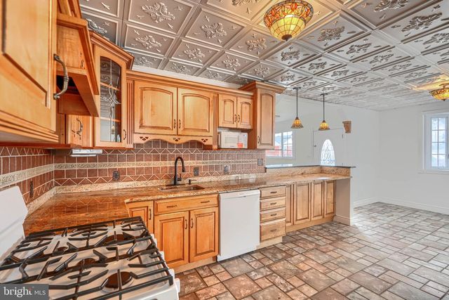 8304 ORCHARD DR, Dundalk, MD 21222