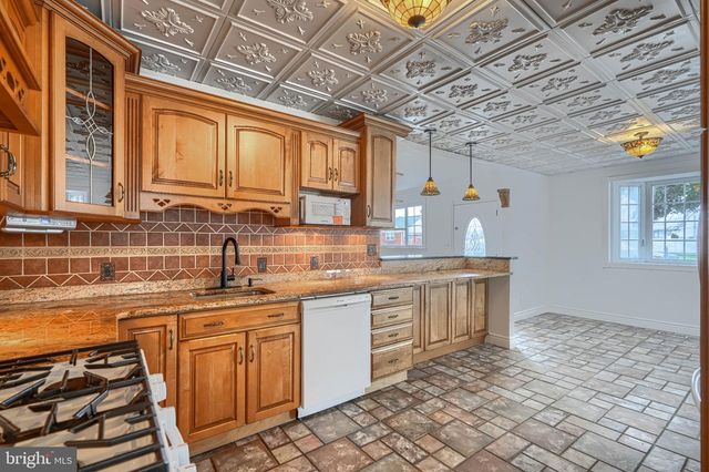 8304 ORCHARD DR, Dundalk, MD 21222