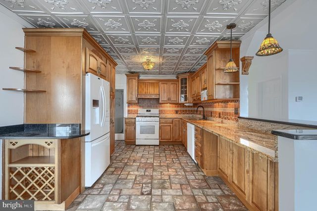8304 ORCHARD DR, Dundalk, MD 21222