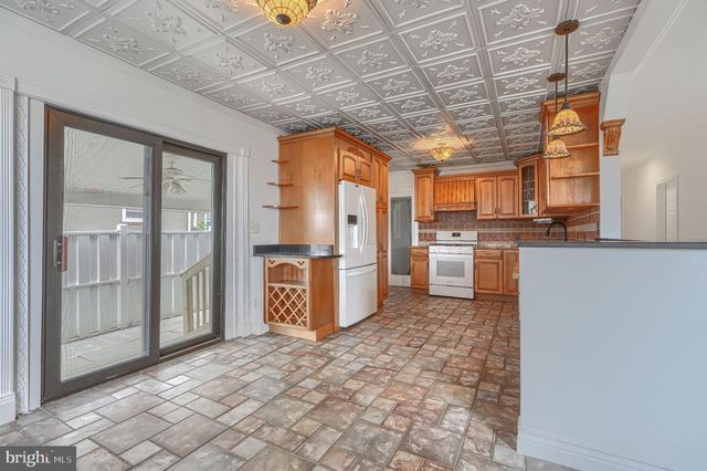 8304 ORCHARD DR, Dundalk, MD 21222
