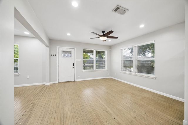 4801 Avenue H, Houston, TX 77011