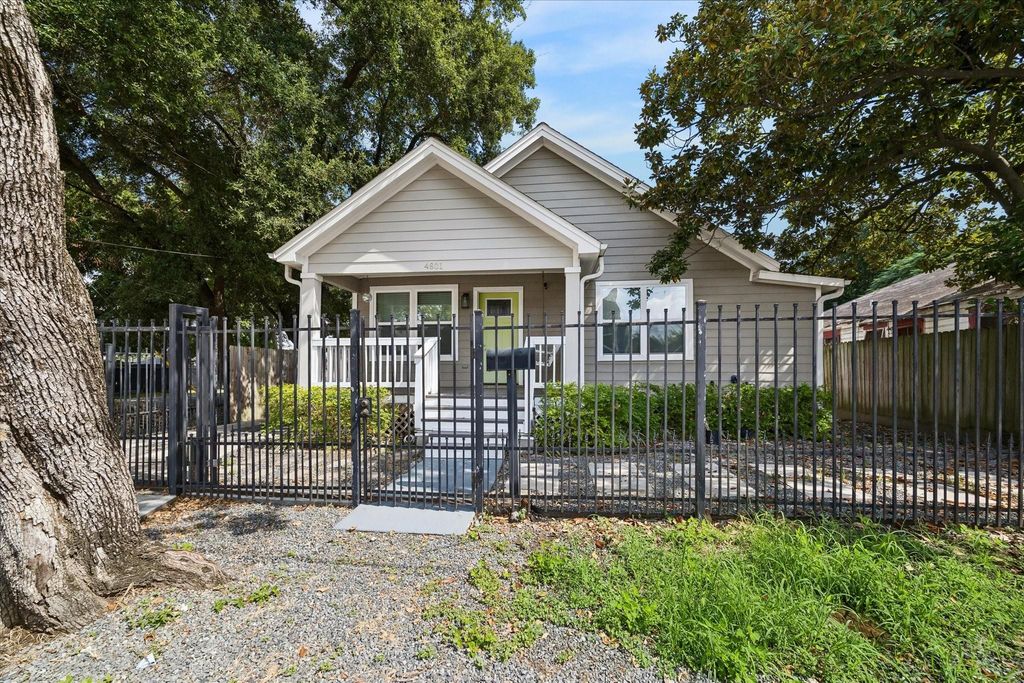 4801 Avenue H, Houston, TX 77011