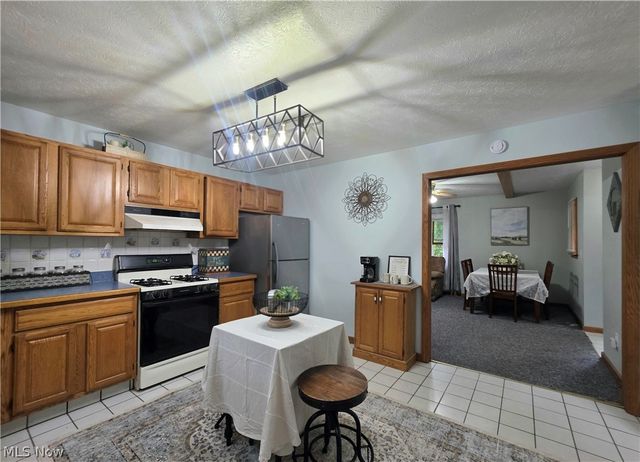 9311 Knowlton Road, Garrettsville, OH 44231