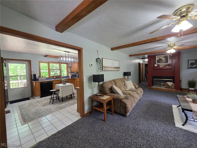 9311 Knowlton Road, Garrettsville, OH 44231