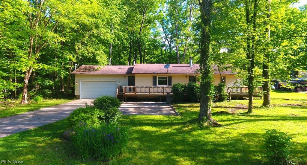9311 Knowlton Road, Garrettsville, OH 44231