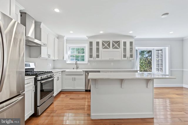 30 TRAFALGAR CT, Lawrenceville, NJ 08648