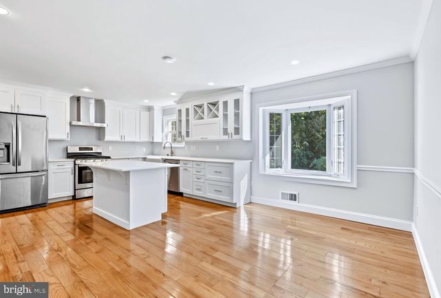 30 TRAFALGAR CT, Lawrenceville, NJ 08648