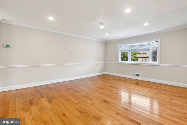 30 TRAFALGAR CT, Lawrenceville, NJ 08648