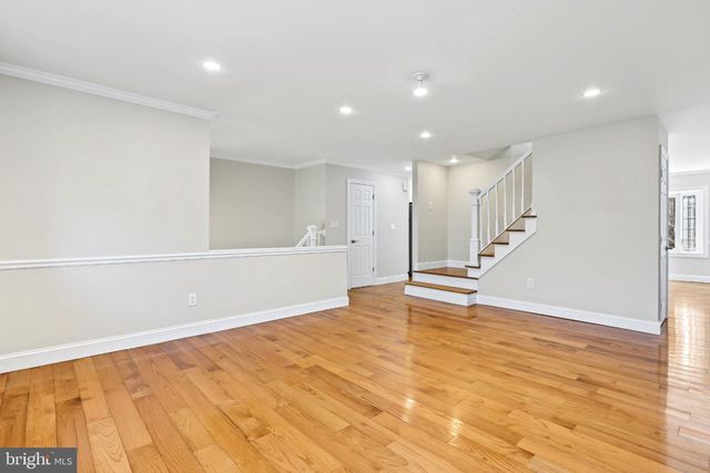 30 TRAFALGAR CT, Lawrenceville, NJ 08648