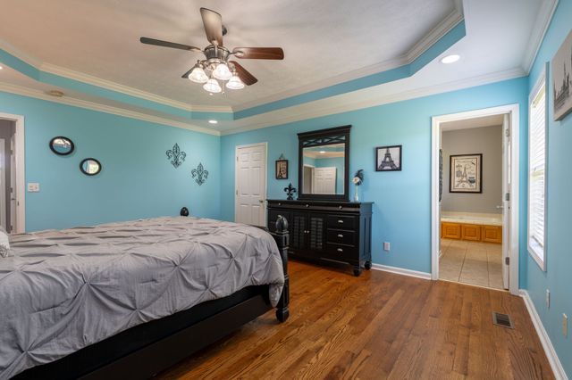387 Center Point Dr, Summertown, TN 38483