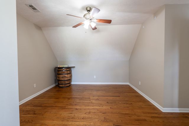 387 Center Point Dr, Summertown, TN 38483
