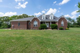387 Center Point Dr, Summertown, TN 38483