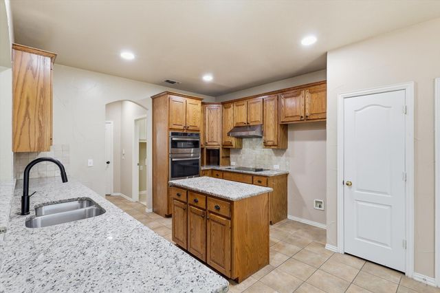 801 Coralberry Drive, Mckinney, TX 75072