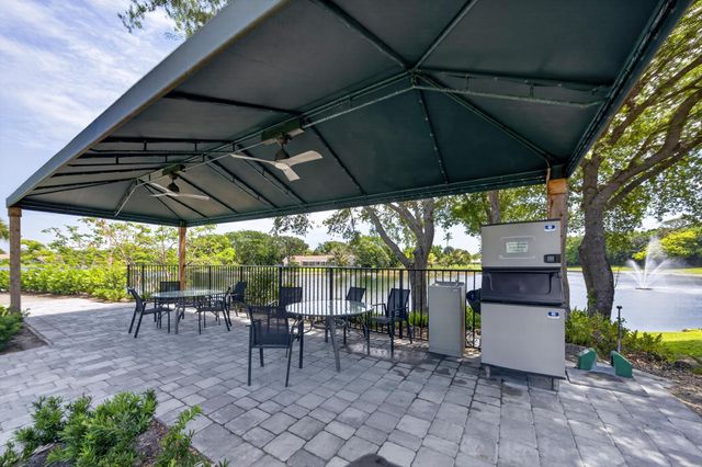 7100 E Cypresshead Drive E, Parkland, FL 33067