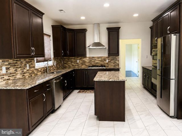 140 HANKINS RD, Hightstown, NJ 08520