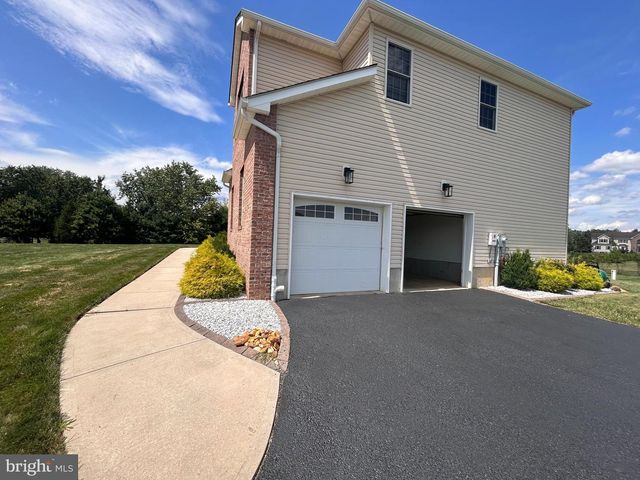 140 HANKINS RD, Hightstown, NJ 08520