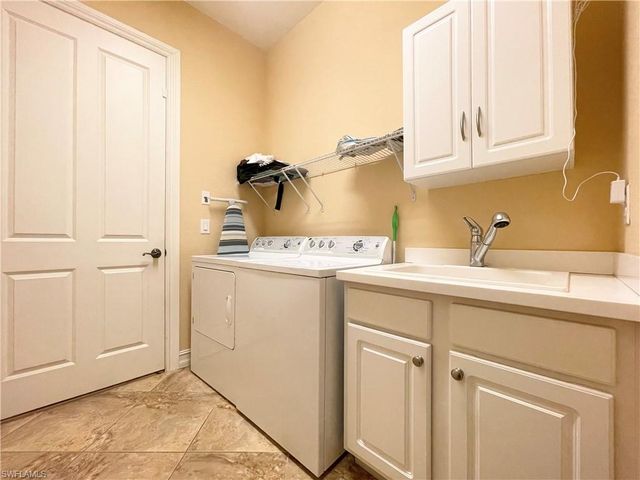 7302 Acorn WAY, Naples, FL 34119
