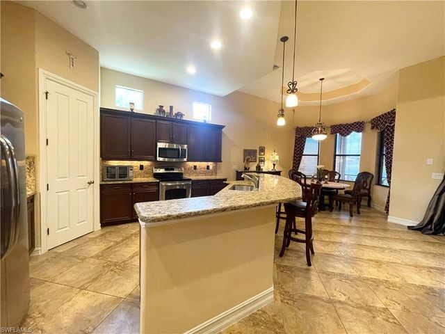 7302 Acorn WAY, Naples, FL 34119
