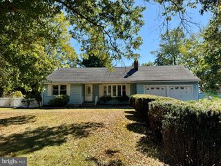 24 FEDERAL CITY RD, Ewing, NJ 08638