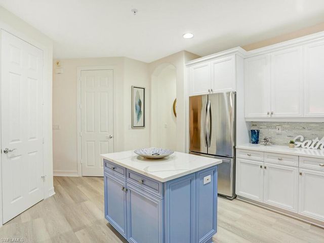 2847 Tiburon Blvd E Apt 101, Naples, FL 34109