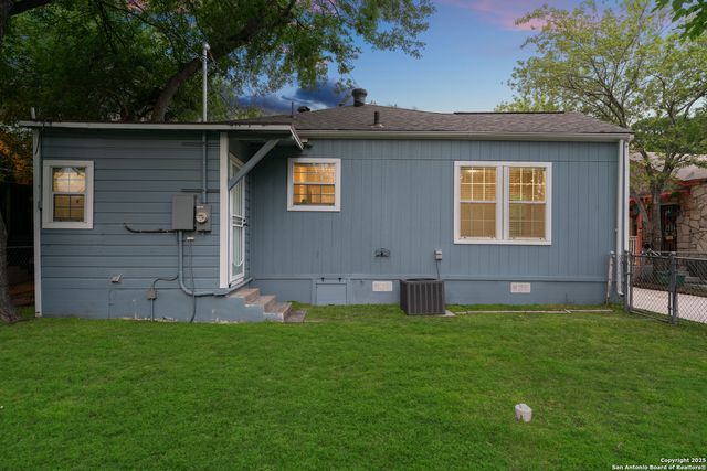 1806 W MISTLETOE AVE, San Antonio, TX 78201