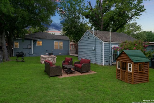 1806 W MISTLETOE AVE, San Antonio, TX 78201