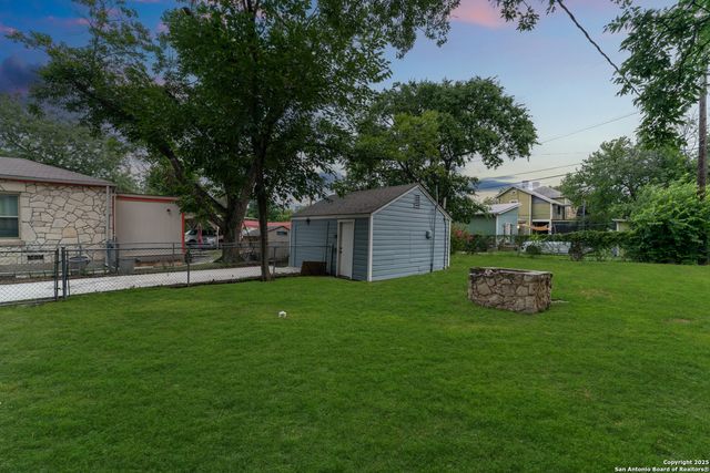 1806 W MISTLETOE AVE, San Antonio, TX 78201