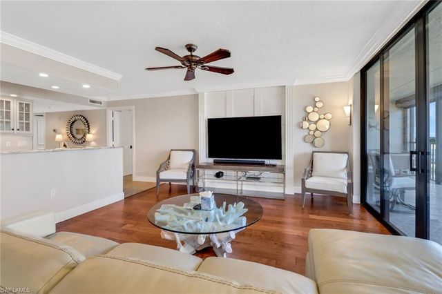 10851 Gulf Shore DR 502, Naples, FL 34108