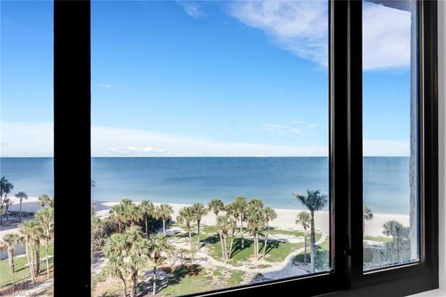 10851 Gulf Shore DR 502, Naples, FL 34108