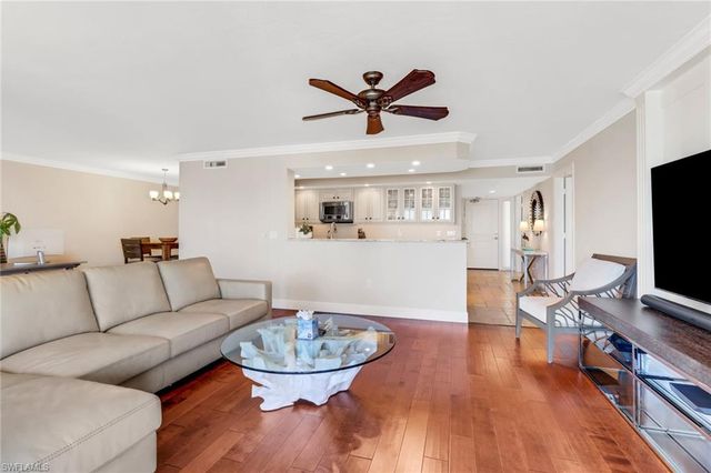 10851 Gulf Shore DR 502, Naples, FL 34108