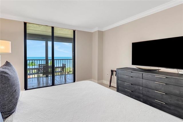 10851 Gulf Shore DR 502, Naples, FL 34108