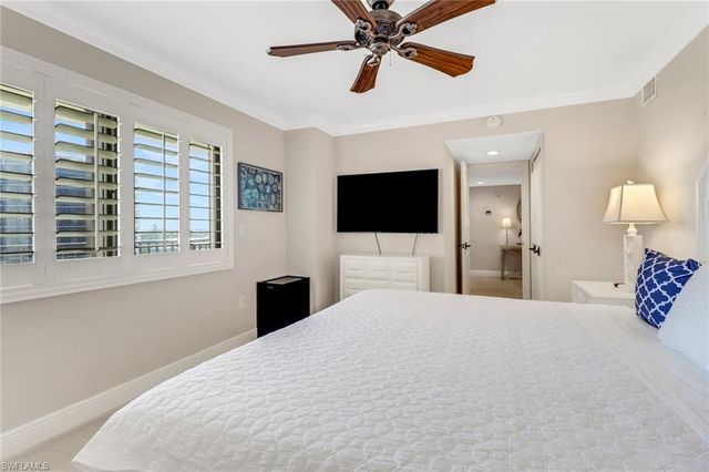 10851 Gulf Shore DR 502, Naples, FL 34108