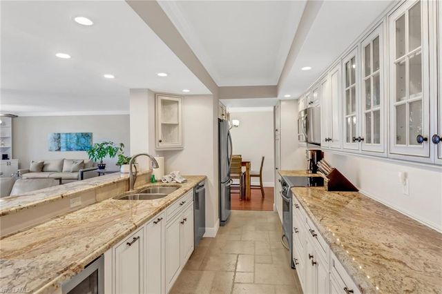 10851 Gulf Shore DR 502, Naples, FL 34108