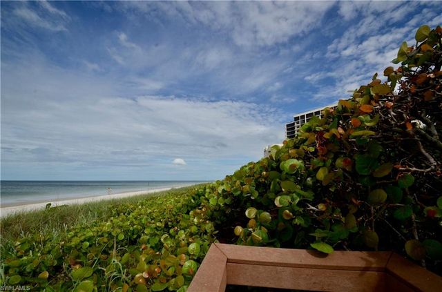 10851 Gulf Shore DR 502, Naples, FL 34108