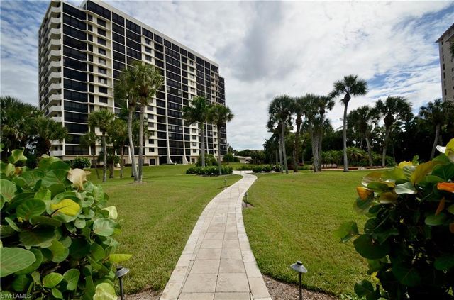 10851 Gulf Shore DR 502, Naples, FL 34108