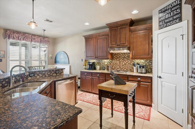 7027 Hickory Estates Drive, Sachse, TX 75048