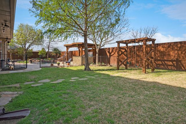 7027 Hickory Estates Drive, Sachse, TX 75048