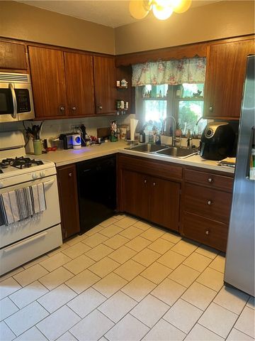 4313 Commerce Drive, West Des Moines, IA 50265