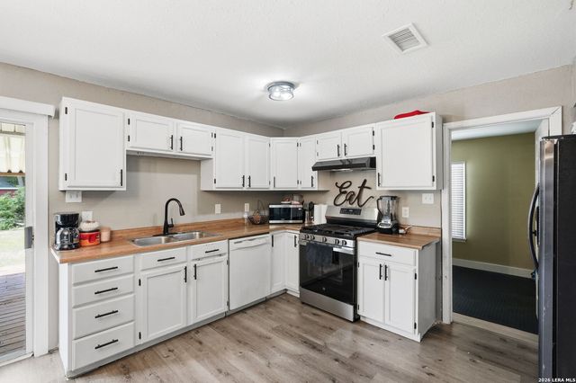 2715 IRWIN DR, San Antonio, TX 78222