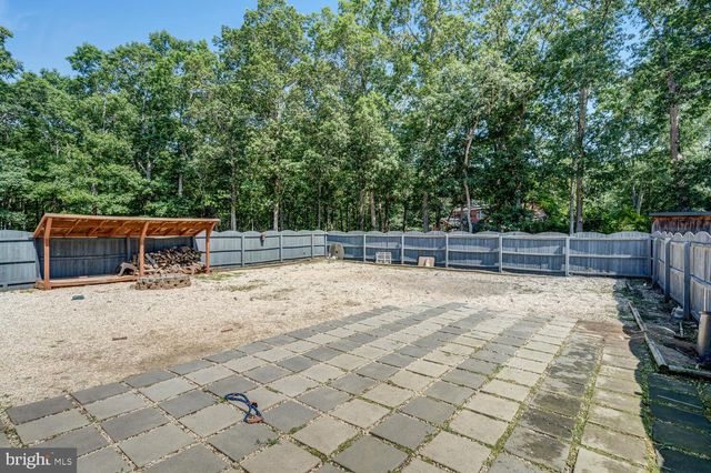 215 PARKERTOWN DR, Tuckerton, NJ 08087