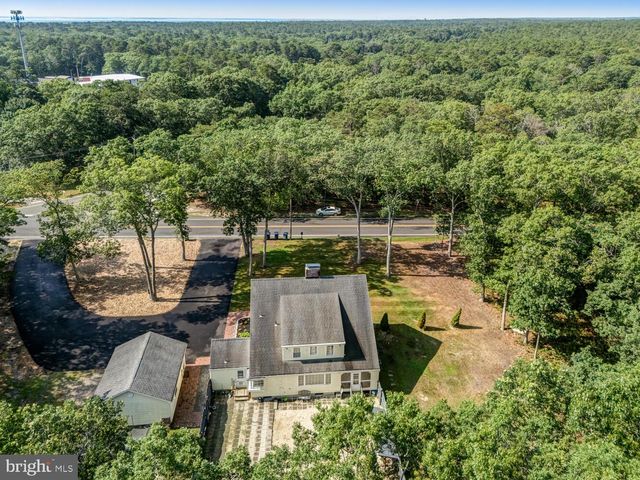 215 PARKERTOWN DR, Tuckerton, NJ 08087